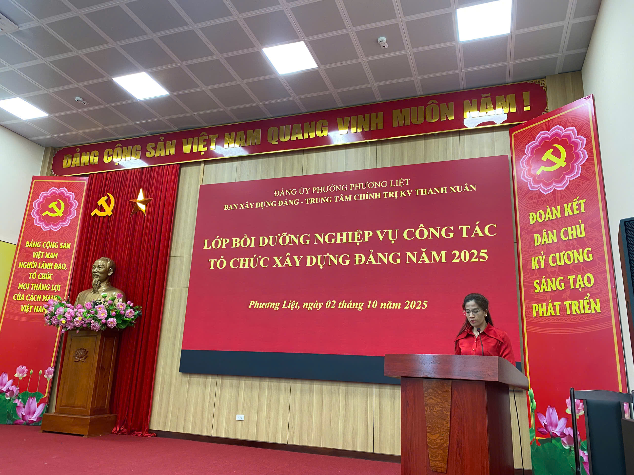 Phường Phương Liệt bồi dưỡng nghiệp vụ công tác tổ chức xây dựng Đảng cho đội ngũ bí thư cơ sở