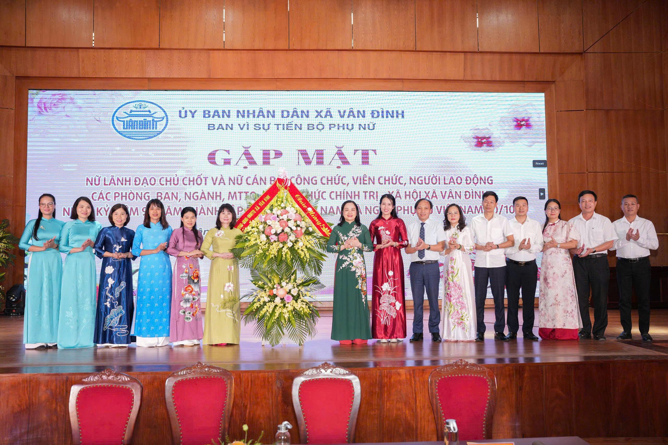 Phụ nữ xã Vân Đình phát huy đoàn kết, sáng tạo xây dựng gia đình hạnh phúc, quê hương giàu đẹp