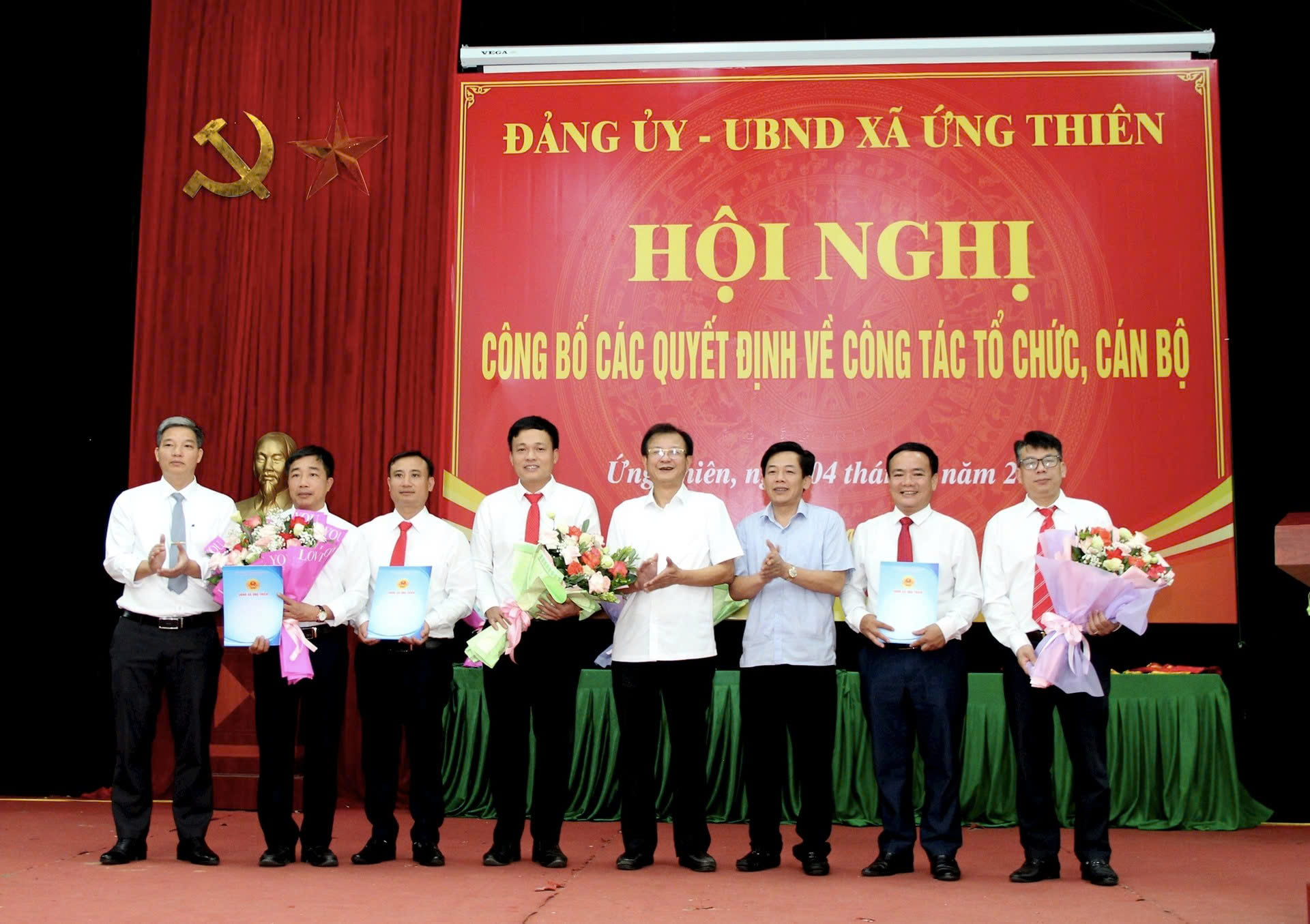 Xã Ứng Thiên kiện toàn tổ chức, bổ nhiệm cán bộ chủ chốt phục vụ vận hành mô hình chính quyền địa phương hai cấp