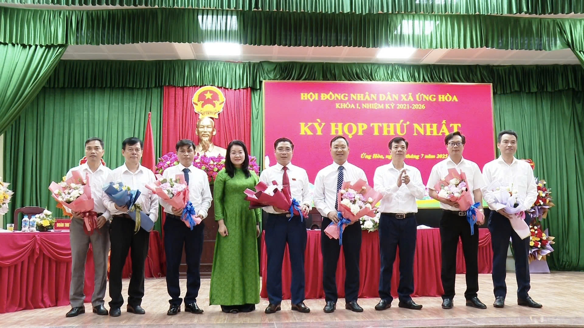HĐND xã Ứng Hòa khóa I họp phiên đầu tiên: Kiện toàn tổ chức, khẳng định quyết tâm xây dựng chính quyền cơ sở tinh gọn, hiệu quả