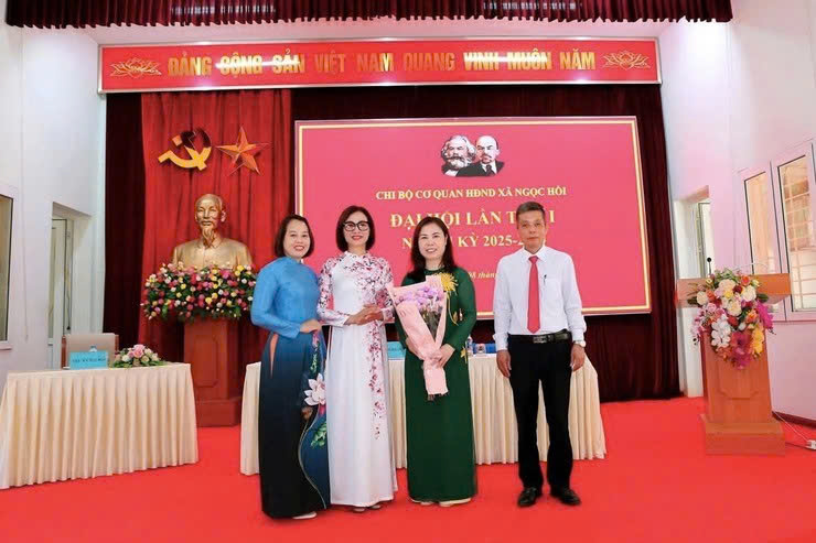 Đảng ủy xã Ngọc Hồi: Thành lập các chi bộ cơ quan, củng cố nền tảng lãnh đạo, nâng cao hiệu quả hoạt động của hệ thống chính trị cơ sở