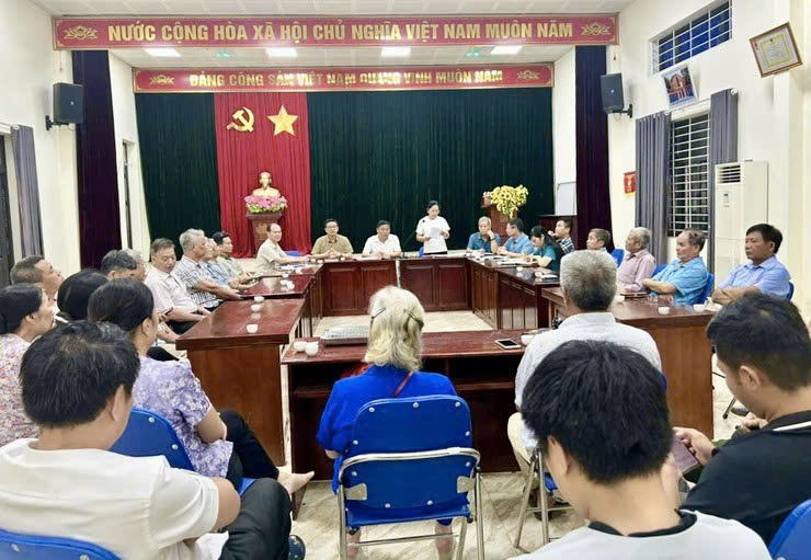 Ban Thường vụ Đảng uỷ xã Đại Thanh dự sinh hoạt chi bộ tại thôn Tả Thanh Oai