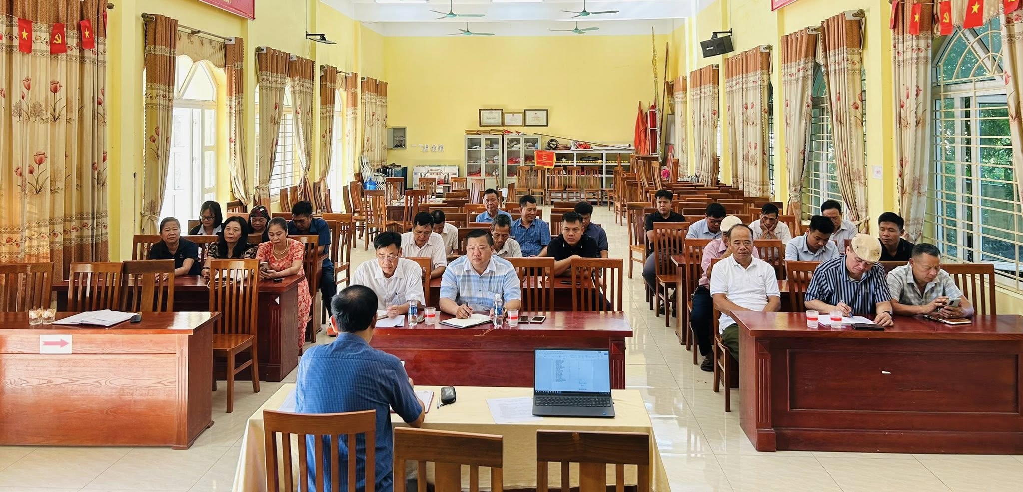 Nâng cao nhận thức, phát huy vai trò đảng viên trong thực hiện gắn số nhà, tên ngõ xóm