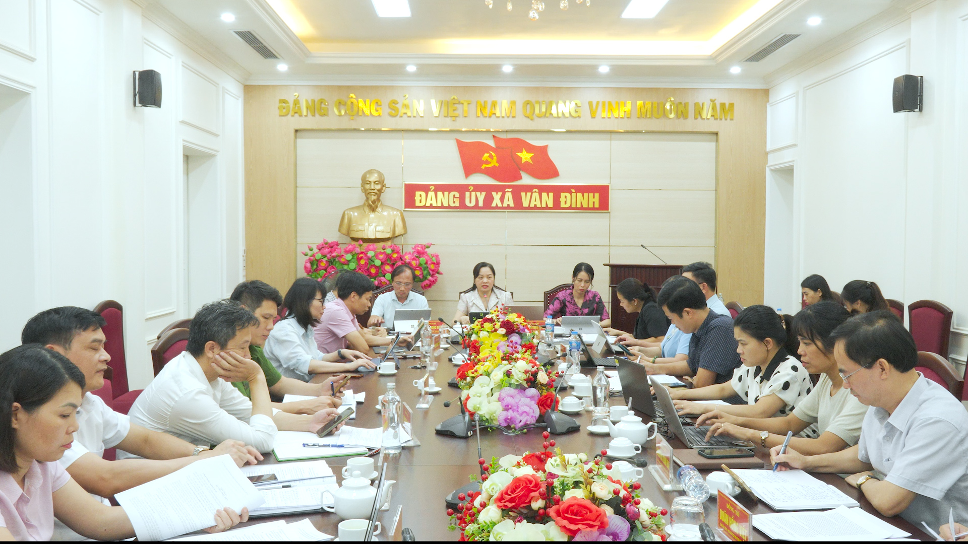Phấn đấu xây dựng xã Vân Đình hiện đại, văn minh, giàu bản sắc