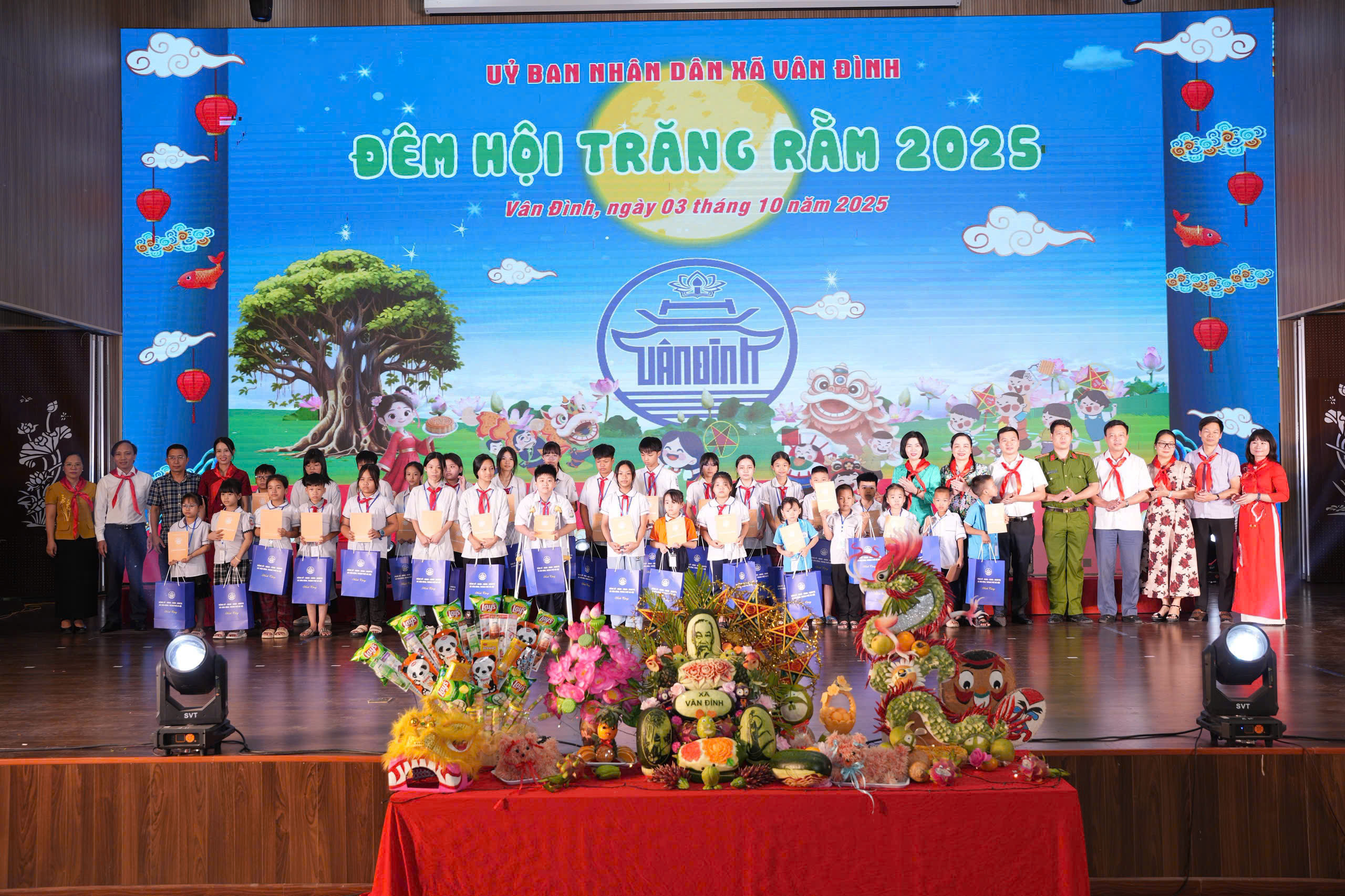 Xã Vân Đình rộn ràng Đêm hội Trăng rằm