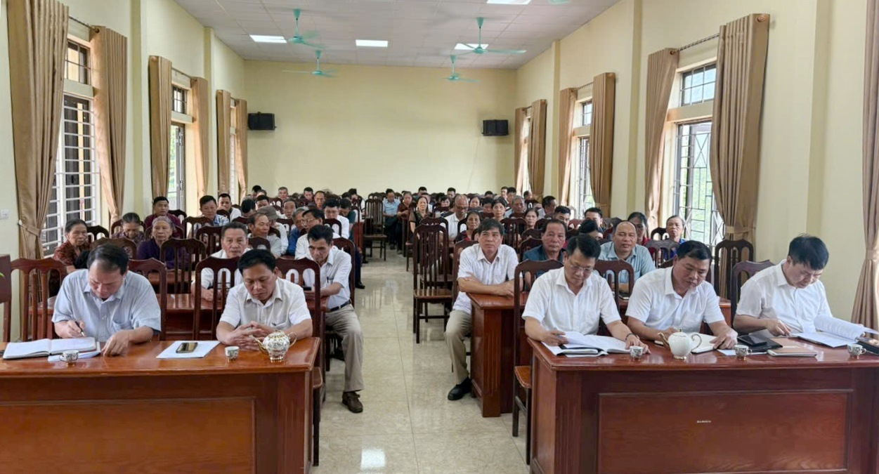 Chi bộ thôn Bạch Thạch (xã Phú Cát) nâng cao hiệu quả sinh hoạt chuyên đề, gắn xây dựng nông thôn mới với chuyển đổi số