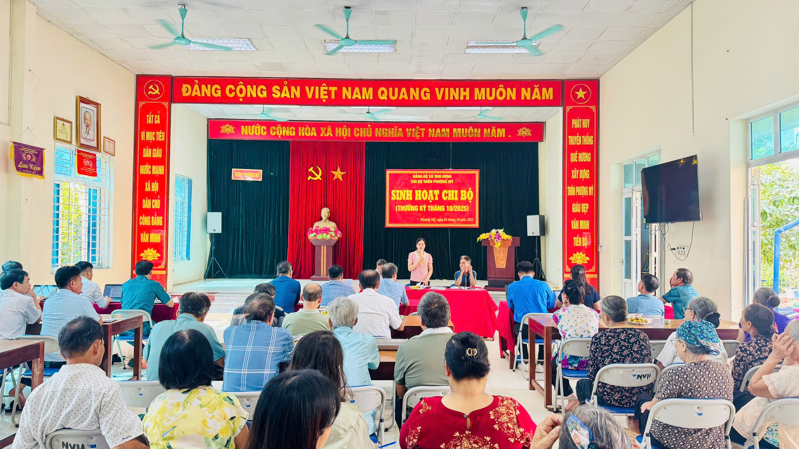 Chi bộ thôn Phượng Mỹ: Đoàn kết, tiên phong, hoàn thành xuất sắc nhiệm vụ chính trị