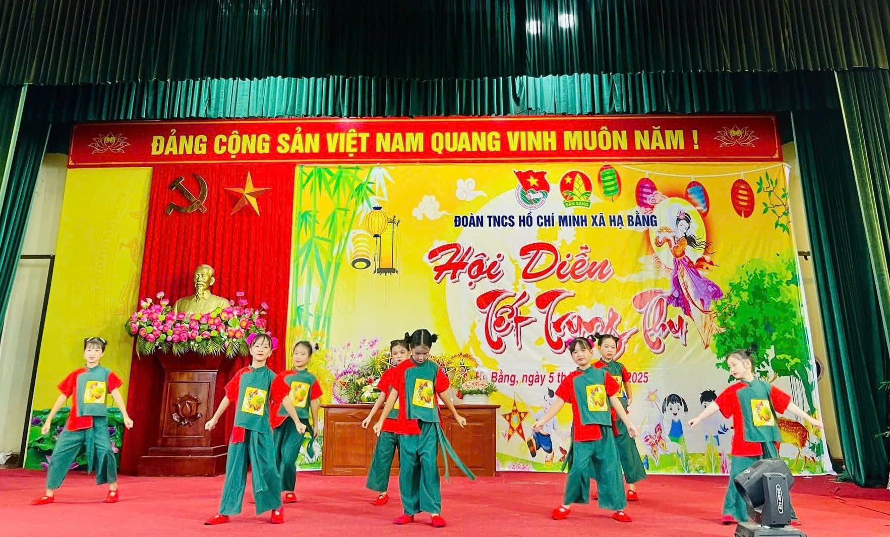 Rộn ràng hội diễn "Vui Tết Trung thu" tại xã Hạ Bằng