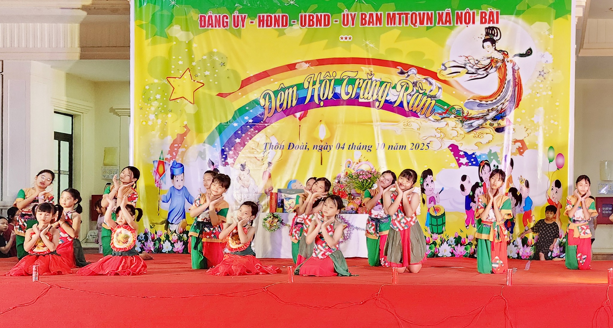 Xã Nội Bài rộn ràng “Đêm hội Trăng Rằm”: Lan tỏa yêu thương, tiếp sức trẻ em vượt khó