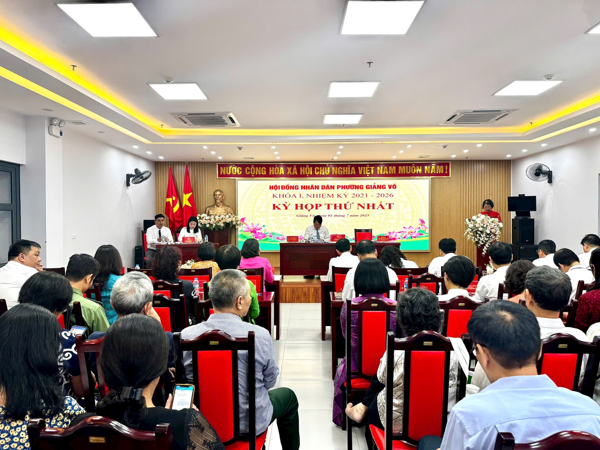 HĐND phường Giảng Võ khóa I: Kiện toàn tổ chức, thống nhất hành động, quyết tâm thực hiện hiệu quả các nghị quyết đầu nhiệm kỳ
