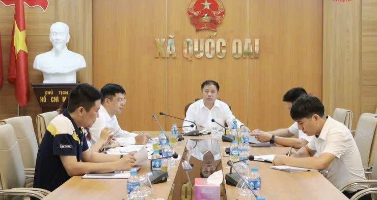 UBND xã Quốc Oai thảo luận, thống nhất nhiều nội dung trọng tâm phát triển địa phương trong 6 tháng cuối năm 2025