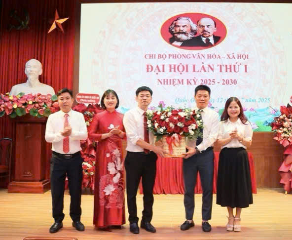 Chi bộ Phòng Văn hóa - Xã hội xã Quốc Oai: Đoàn kết - Trí tuệ - Hiệu quả, góp phần xây dựng chính quyền cơ sở vững mạnh trong giai đoạn mới