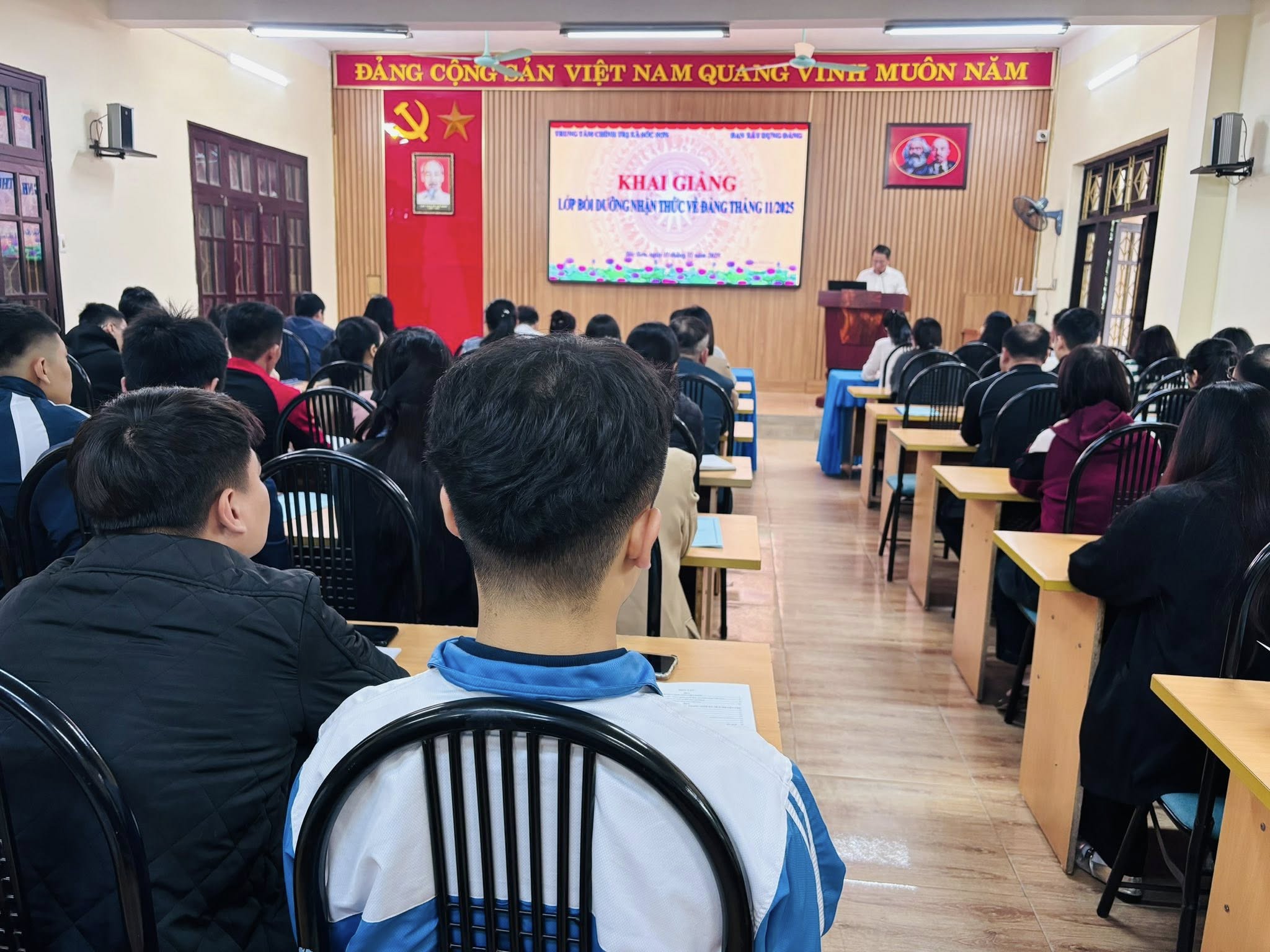 Khai giảng lớp bồi dưỡng nhận thức về Đảng khu vực Sóc Sơn, Nội Bài, Trung Giã, Kim Anh, Đa Phúc
