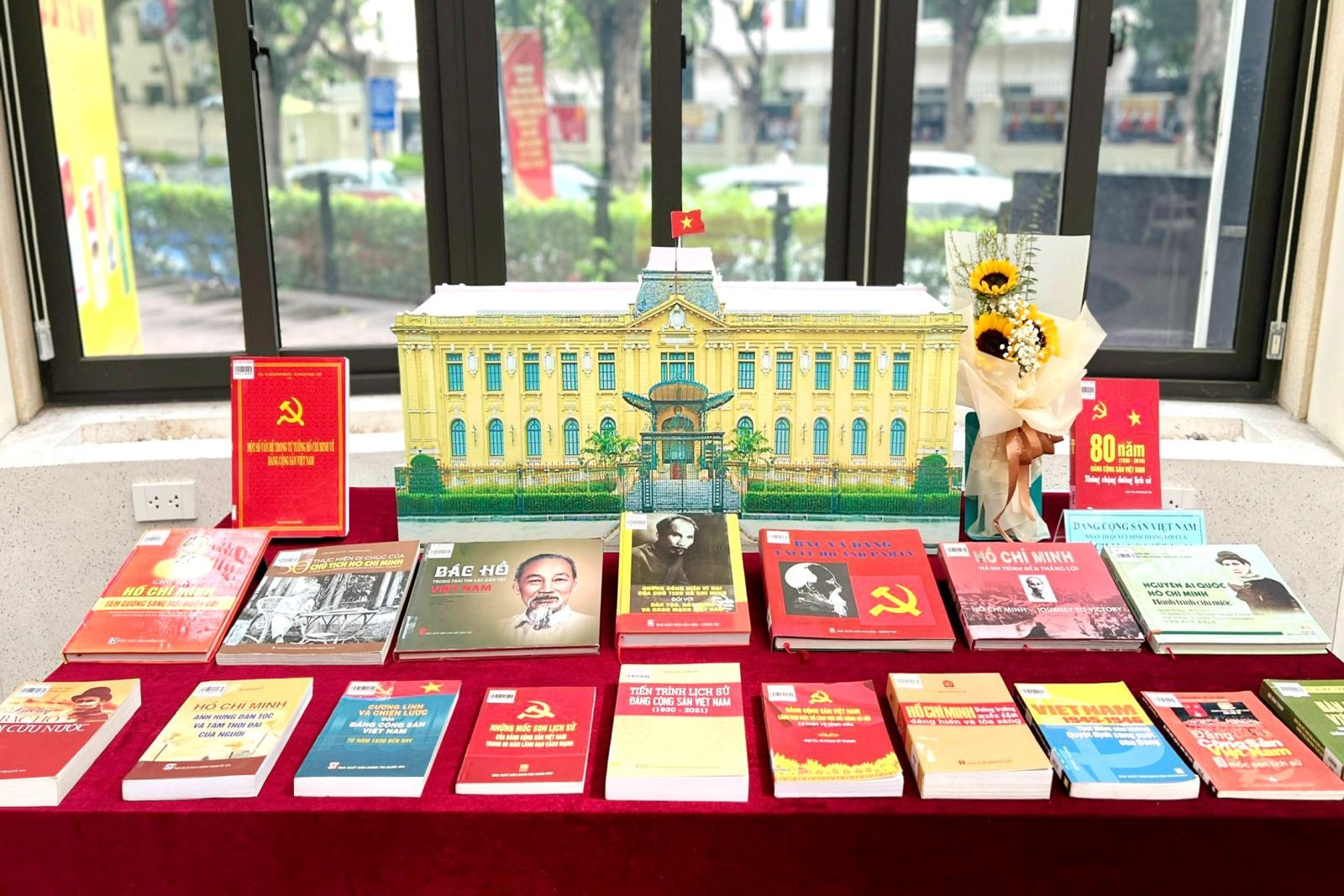 Hà Nội trưng bày hơn 400 tư liệu quý, tái hiện 80 năm hành trình độc lập của dân tộc