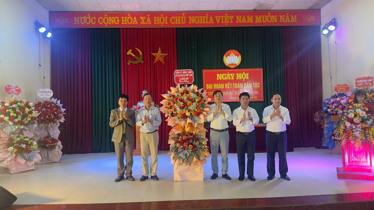 Xã Hồng Sơn: Lan tỏa tinh thần Đại đoàn kết - xây dựng khu dân cư văn minh, giàu đẹp