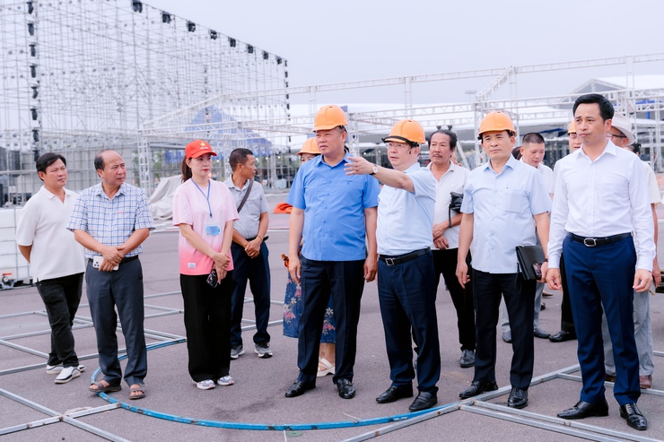Gấp rút hoàn thiện Triển lãm Không gian truyền thống và sáng tạo Hà Nội 2025: Bảo đảm tiến độ, nâng tầm không gian sáng tạo của Thủ đô