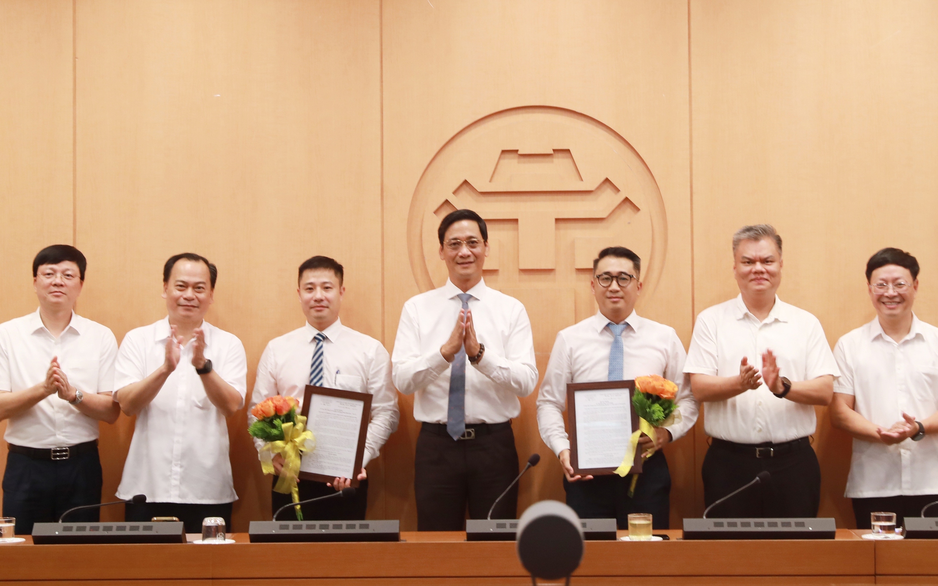 Văn phòng UBND thành phố Hà Nội công bố quyết định nhân sự: Điều động, bổ nhiệm hai vị trí chủ chốt phục vụ mô hình chính quyền địa phương hai cấp