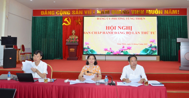 Phường Tùng Thiện hoàn tất chuyển đổi hệ thống chi bộ, chuẩn bị nhân sự và điều kiện tổ chức Đại hội Đảng bộ phường lần thứ I