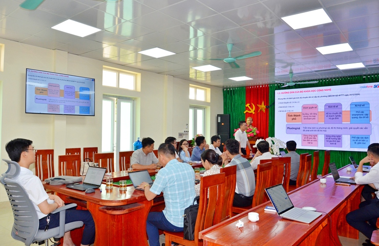 Phường Tùng Thiện thúc đẩy chuyển đổi số: MobiFone hỗ trợ triển khai hệ sinh thái công nghệ đồng bộ