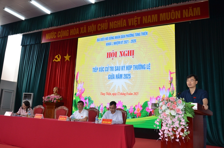 Cử tri phường Tùng Thiện nêu nhiều kiến nghị dân sinh tại hội nghị tiếp xúc sau kỳ họp thứ hai HĐND phường