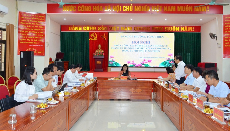 Đoàn công tác Thành ủy đánh giá cao công tác chuẩn bị Đại hội Đảng bộ phường Tùng Thiện lần thứ I