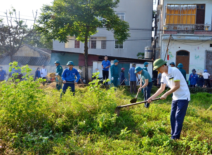 Phường Tùng Thiện ra quân tổng vệ sinh môi trường: Lan tỏa khí thế thi đua chào mừng 80 năm Cách mạng Tháng Tám và Quốc khánh 2/9