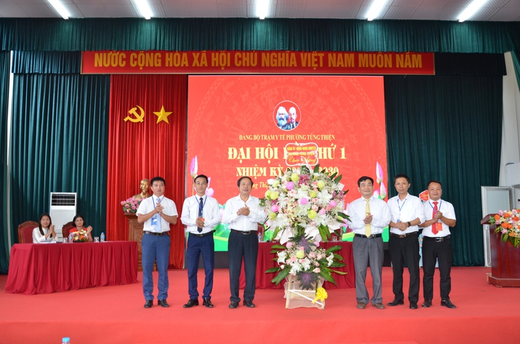 Đại hội Đảng bộ Trạm Y tế phường Tùng Thiện lần thứ I, nhiệm kỳ 2025 – 2030: Nâng cao năng lực y tế cơ sở, hướng tới chất lượng chăm sóc sức khỏe toàn diện