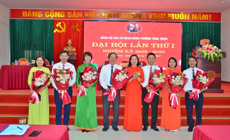 Đảng bộ các cơ quan Đảng phường Tùng Thiện: Khẳng định vai trò tham mưu chiến lược, hướng tới nhiệm kỳ mới đổi mới và phát triển