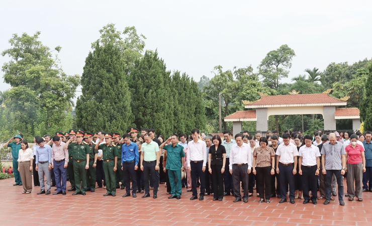 Phường Tùng Thiện tri ân các anh hùng liệt sĩ, lan tỏa đạo lý “Uống nước nhớ nguồn”