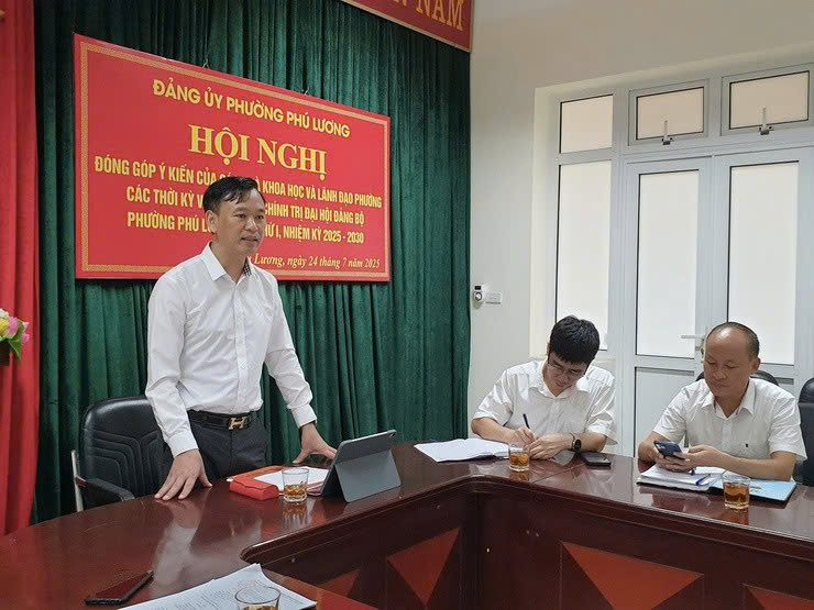 Phường Phú Lương lấy ý kiến nhà khoa học và nguyên lãnh đạo góp ý Báo cáo chính trị trình Đại hội Đảng bộ lần thứ I
