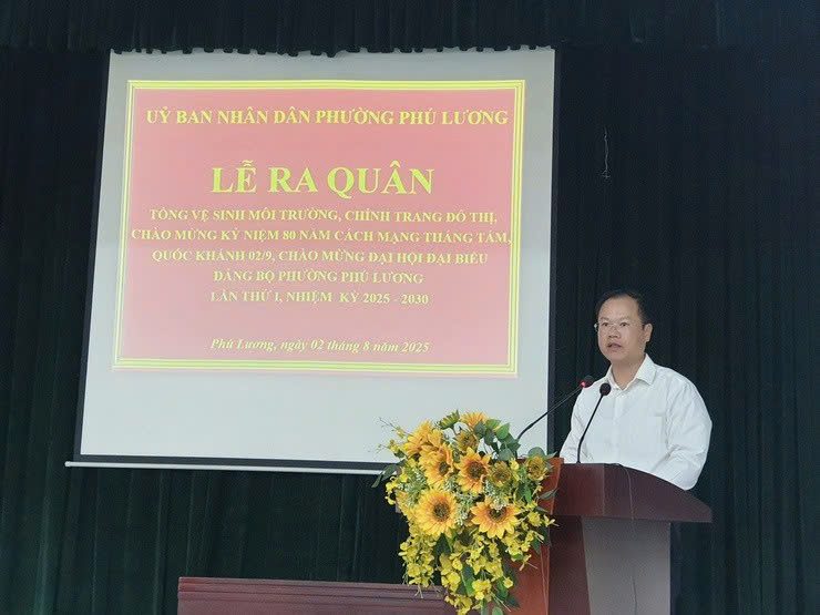 Phường Phú Lương ra quân tổng vệ sinh môi trường, tạo chuyển biến mạnh mẽ trong xây dựng đô thị văn minh