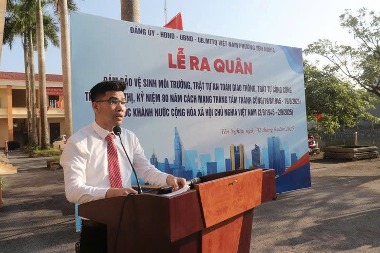Phường Yên Nghĩa đồng loạt ra quân xử lý vi phạm trật tự đô thị, làm sạch môi trường chào mừng Đại hội Đảng bộ phường lần thứ I