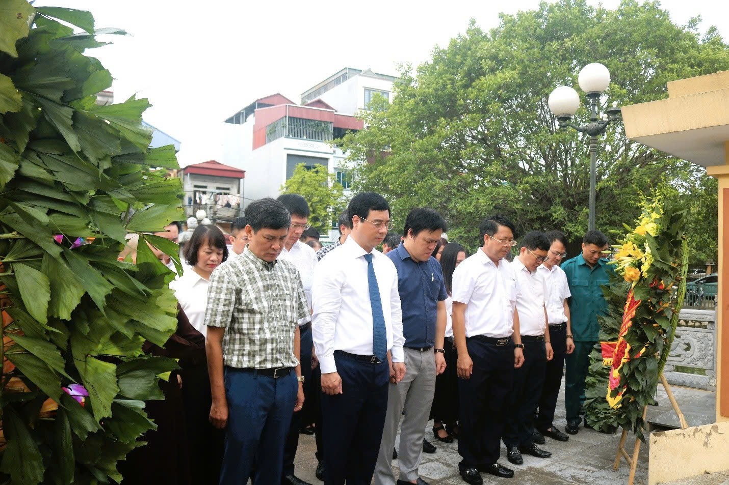 Phường Yên Sở dâng hương tri ân các anh hùng liệt sĩ: Lời hứa tiếp nối truyền thống từ thế hệ hôm nay