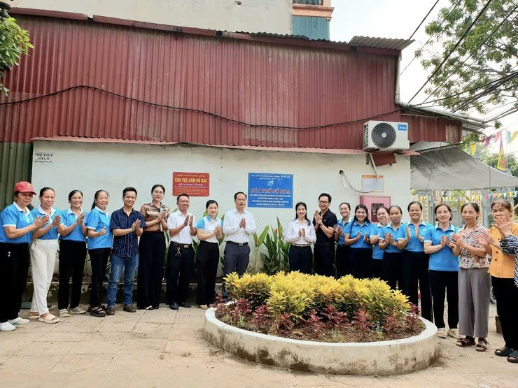 Phường Phú Lương khánh thành công trình “Góc phố nở hoa”: Lan tỏa tinh thần dân vận khéo, xây dựng đô thị sáng - xanh - sạch - đẹp