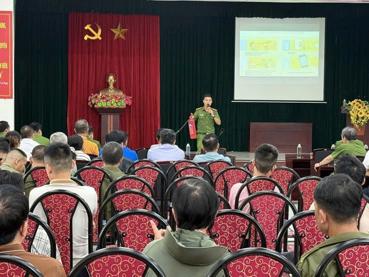 Phường Phú Lương tập huấn kiến thức phòng cháy chữa cháy, cứu nạn cứu hộ: Nâng cao trách nhiệm cộng đồng, củng cố mô hình an toàn từ cơ sở