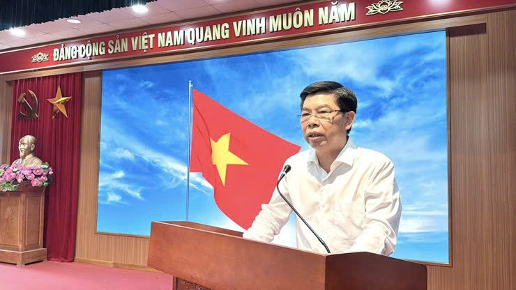 Phường Xuân Phương tổ chức lễ chào cờ đầu tuần: Khơi dậy tinh thần trách nhiệm, hướng tới Đại hội Đảng bộ lần thứ I