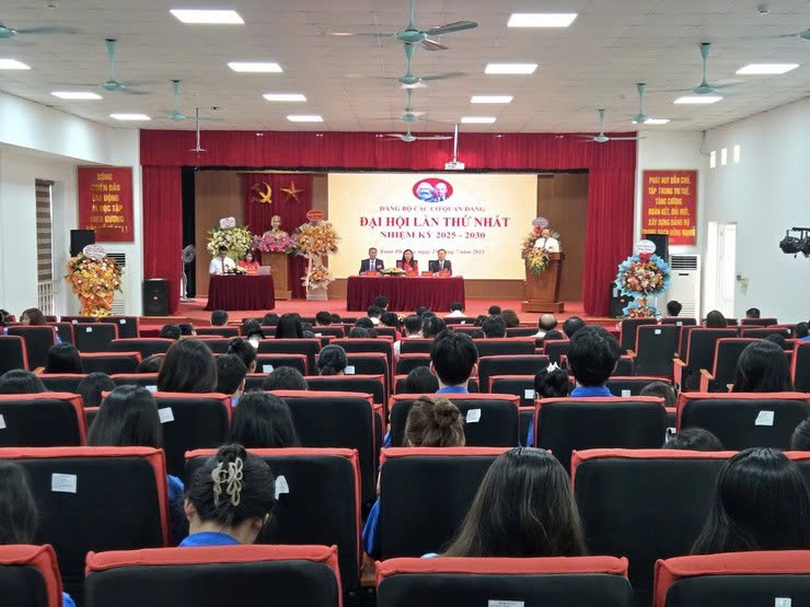 Đảng bộ các cơ quan Đảng phường Xuân Phương ra mắt, đặt mục tiêu đổi mới mạnh mẽ công tác tham mưu và chuyển đổi số