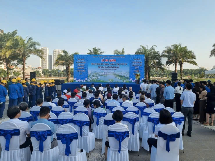 Phường Đại Mỗ ra quân xây dựng phường “Sáng - Xanh - Sạch - Đẹp”: Quyết tâm tạo chuyển biến mạnh về văn minh đô thị