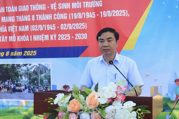 Phường Tây Mỗ phát động cao điểm trật tự đô thị - an toàn giao thông - vệ sinh môi trường, tạo khí thế thi đua chào mừng Đại hội Đảng bộ phường lần thứ I