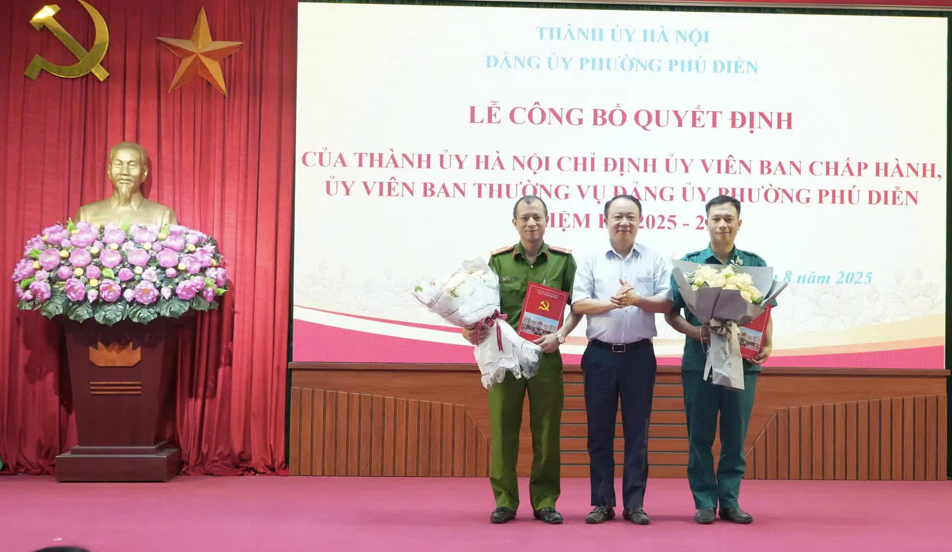 Phường Phú Diễn công bố nhân sự Ban Chấp hành và ký kết chương trình phối hợp công tác: Khẳng định quyết tâm xây dựng chính quyền cơ sở vận hành hiệu quả sau sắp xếp