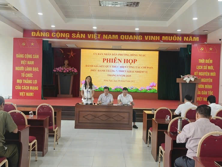 Phường Đông Ngạc giao ban tháng 7: Quyết liệt tháo gỡ tồn tại, triển khai nhiệm vụ tháng 8 trong giai đoạn vận hành mô hình chính quyền địa phương hai cấp
