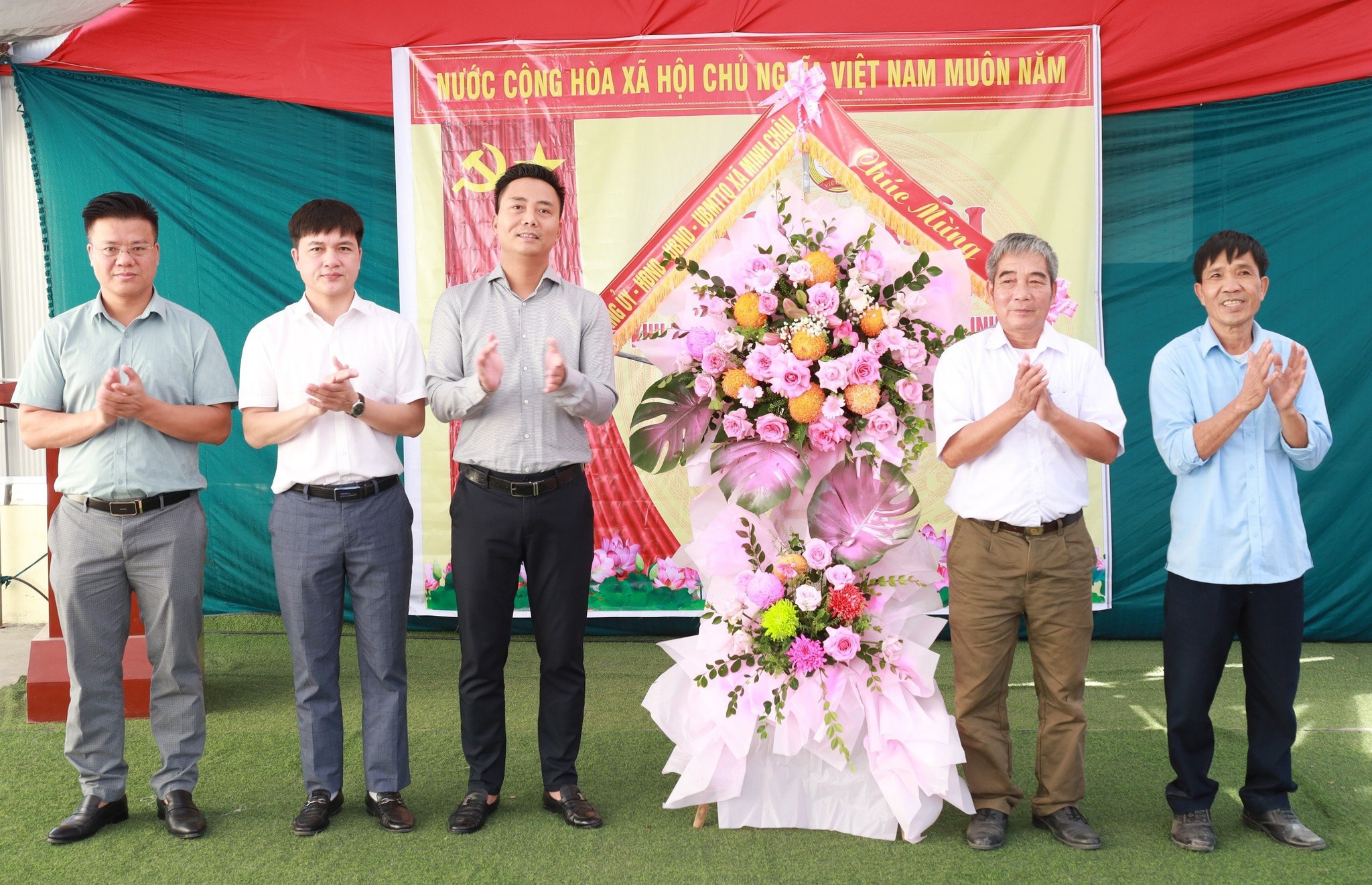 Xã Minh Châu đồng loạt tổ chức Ngày hội Đại đoàn kết: Lan tỏa giá trị 95 năm Mặt trận Tổ quốc, vun bồi sức mạnh cộng đồng