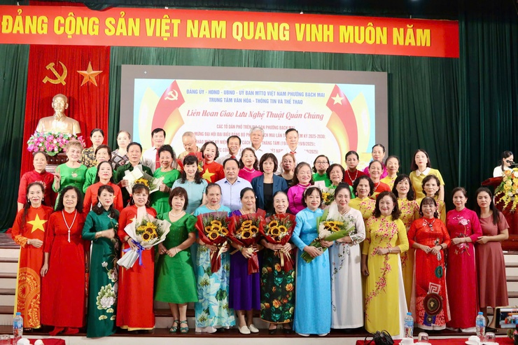 Phường Bạch Mai rộn ràng Liên hoan nghệ thuật quần chúng 2025: Lan tỏa sức mạnh cộng đồng, chào mừng Đại hội Đảng các cấp
