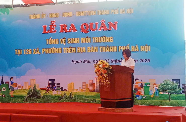 Phường Bạch Mai ra quân tổng vệ sinh môi trường: Lan tỏa khí thế phong trào thi đua “Sáng - Xanh - Sạch - Đẹp” chào mừng các ngày lễ lớn