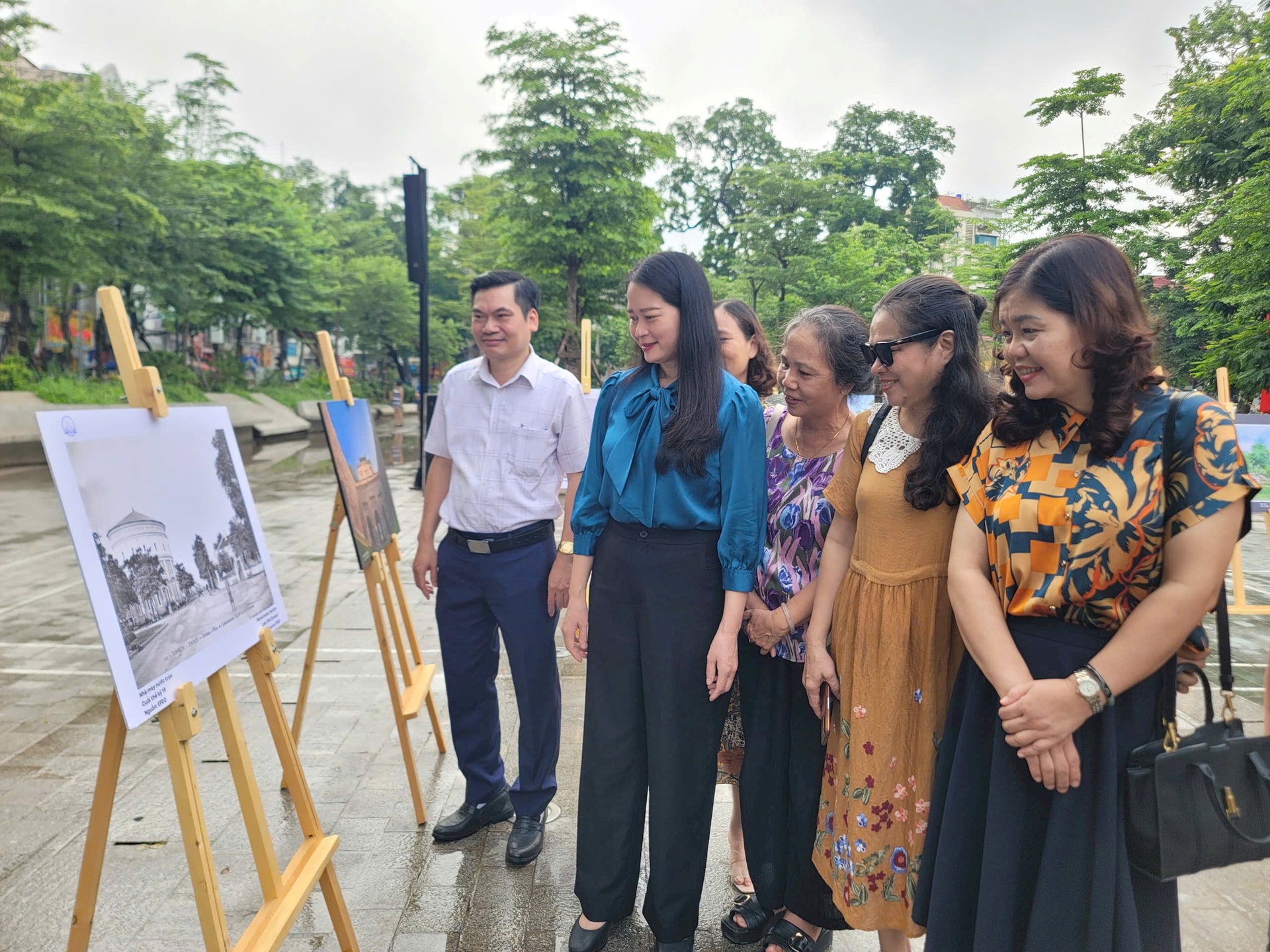 Phường Ba Đình khai mạc triển lãm gần 100 tác phẩm: Dòng chảy lịch sử - văn hóa được tái hiện sống động giữa lòng Thủ đô