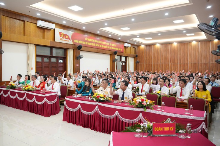 Phường Hồng Hà tổ chức phiên trù bị Đại hội Đảng bộ khóa I: Ứng dụng mạnh mẽ công nghệ số, tạo dấu ấn đổi mới