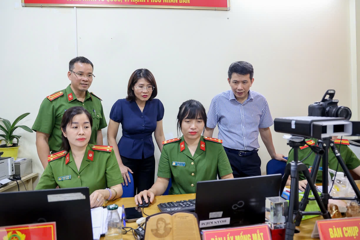 Phường Cửa Nam triển khai đổi thẻ cho hơn 5.200 đảng viên: Chủ động, bài bản, hướng tới chuẩn hóa dữ liệu toàn Đảng bộ