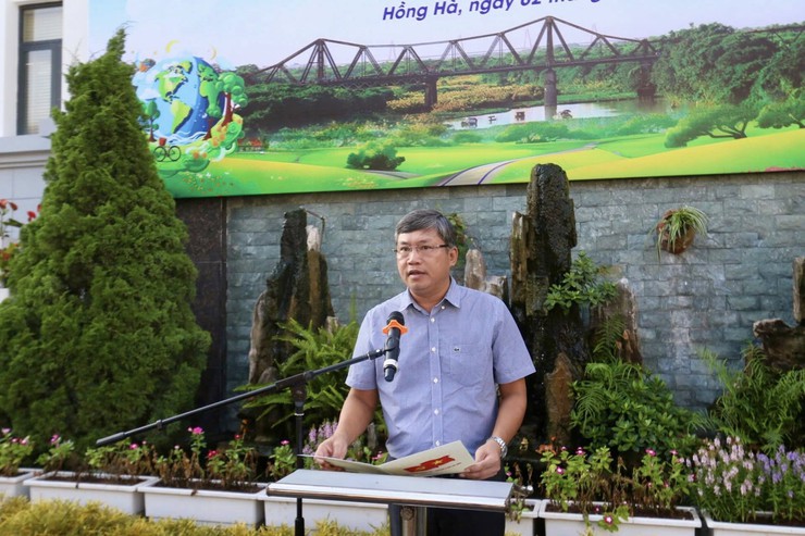 Phường Hồng Hà ra quân tổng vệ sinh môi trường, lan tỏa phong trào xây dựng đô thị sáng - xanh - sạch - đẹp