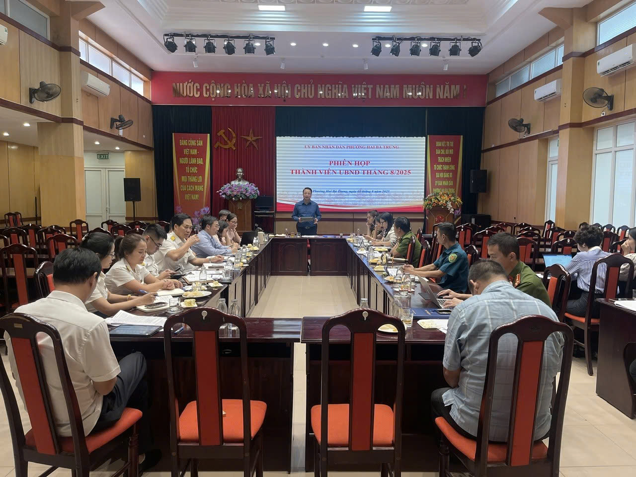 Phường Hai Bà Trưng họp UBND tháng 8: Siết kỷ cương điều hành, tăng tốc nhiệm vụ trọng tâm chào mừng Đại hội Đảng bộ phường lần thứ I