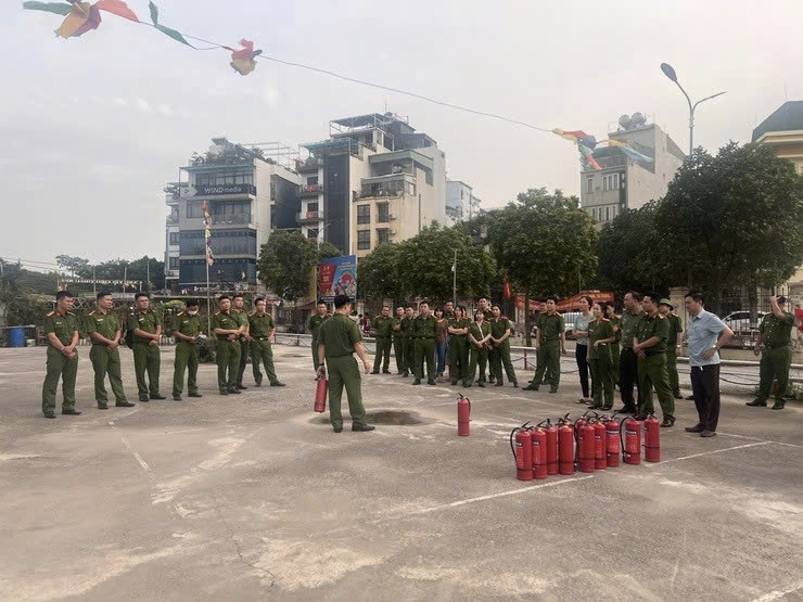 Phường Thanh Liệt tăng cường kỹ năng phòng cháy, chữa cháy cho cán bộ: Chủ động, kịp thời, hiệu quả trong mọi tình huống